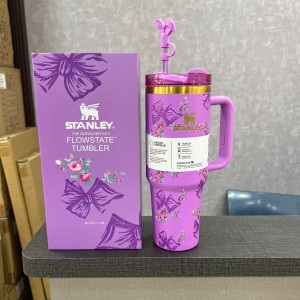 The Floral Quencher H2.0 FlowStateâ„¢ Tumbler | 40 OZ | Purple